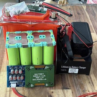 Combo Bình Pin Tự Đóng 30Ah - 12V Giá Siêu Tốt