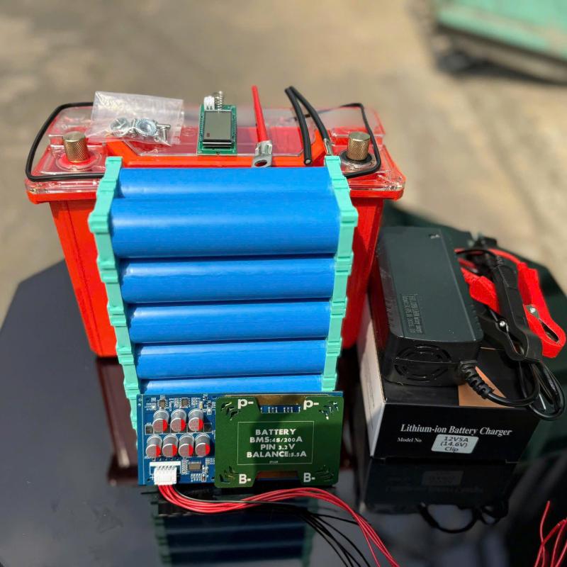 Combo Bình Pin Tự Đóng 45Ah - 12V Giá Siêu Tốt