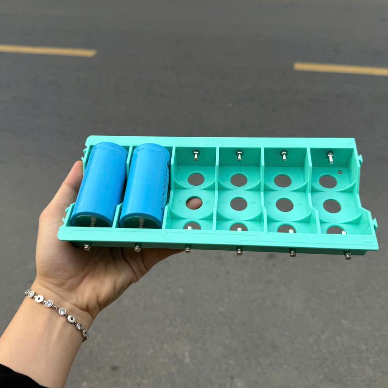 Khay Cân Bằng Pin 32700 Siêu Bền – Mẫu Mới 2025 | Nhựa ABS Cứng, Có Chốt Đồng Mạ Niken