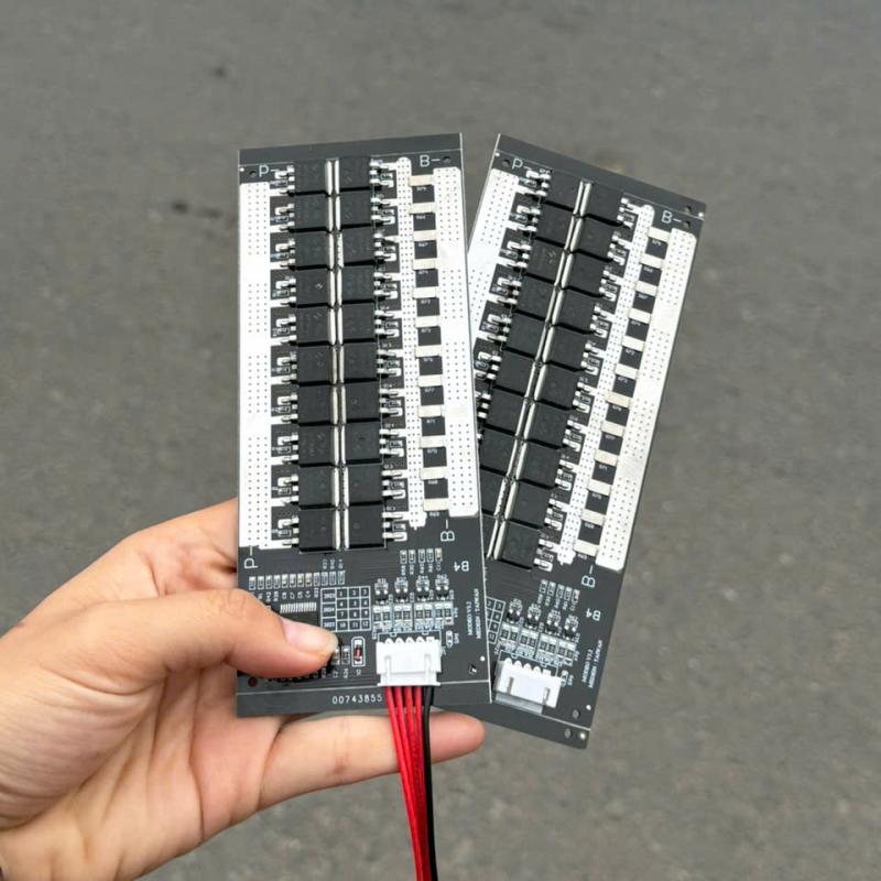Mạch BMS Đen Sạc Sả Chung Cổng 150a 20fet (4s)