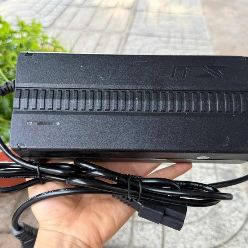Sạc Nhanh  73V - 5A Hệ 20S ( Có Quạt )