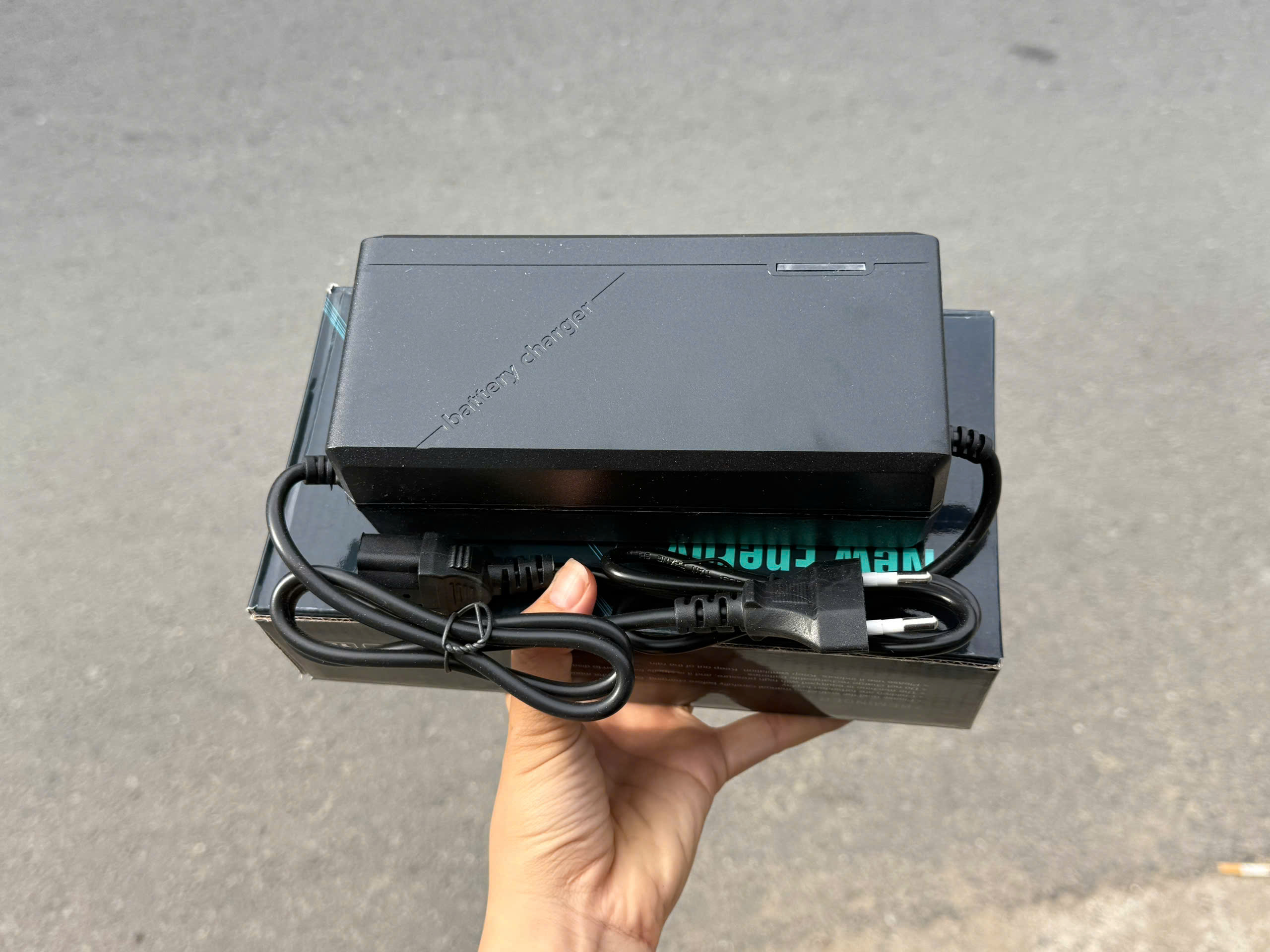 Sạc 58,4V - 5A tự Ngắt cho xe điện 48V ( hệ 4S )